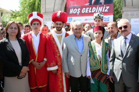 Bakan Yıldırım, Kemah Sultan Melik Kültür Ve Spor Festivali'ne Katıldı