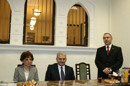 Bakan Yıldırım, Romanya'daki Türk İşadamlarına Hitap Etti