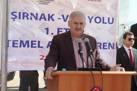 Bakan Yıldırım, Şırnak-Van yolunun temel atma törenine katıldı