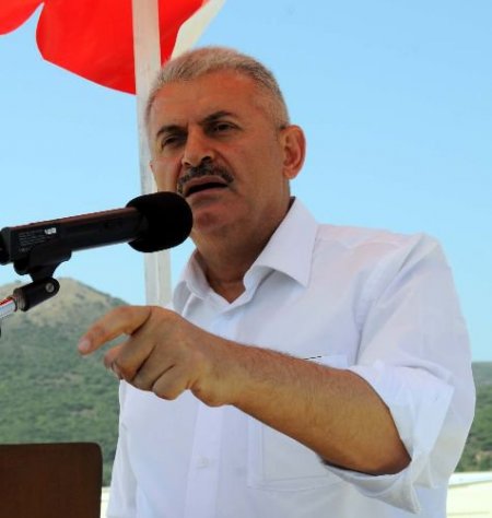 Bakan Yıldırım: 3 Bin Şantiyeye 'muhalefete Verdiğimiz Rahatsızlıktan Dolayı Özür Dileriz' Yazısı Astıracağım