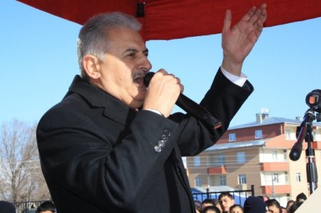 Bakan Yıldırım: Bağımsızlığımızın teminatı şehitlerimize vefa borcumuz var