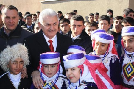 Bakan Yıldırım: Bağımsızlığımızın teminatı şehitlerimize vefa borcumuz var