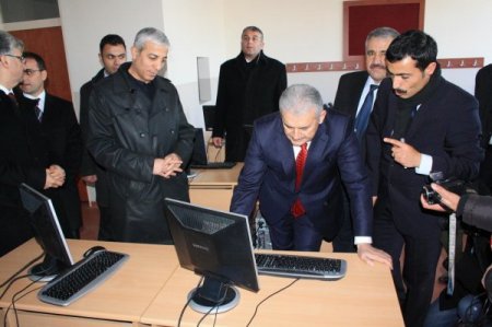 Bakan Yıldırım: Bağımsızlığımızın teminatı şehitlerimize vefa borcumuz var