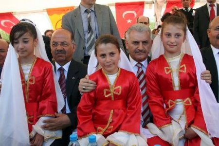 Bakan Yıldırım: Biz Yolunuzu Açıyoruz, Siz De Adaletin Yolunu Açın
