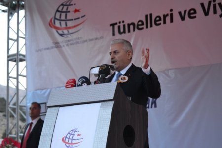 Bakan Yıldırım: Ferhat, Şirin için dağları deldiyse biz de sizin için deleriz