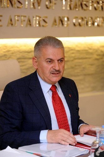 Bakan Yıldırım: Günde 20 binin üzerinde siber saldırı oldu