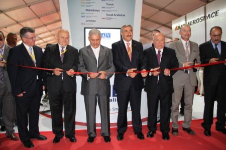 Bakan Yıldırım: Havacılıkta yeni 2023 hedef 375 milyon yolcu