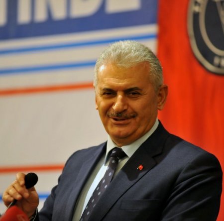 Bakan Yıldırım: Şantiyeler basılsa da, havalimanı yapımları devam edecek