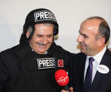 Bakan Yıldırım savaş muhabiri oldu