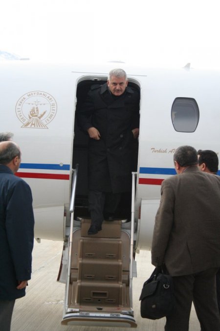 Bakan Yıldırım: Yeni Yıl, Huzur, Refah, Barış Ve Kardeşlik Getirsin