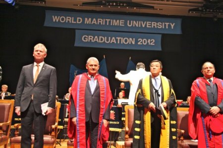 Bakan Yıldırım’a Dünya Denizcilik Üniversitesi'nden büyük onur
