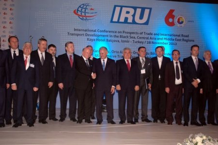 Bakan Yıldırım’dan Karadeniz ülkelerine otoyol çağrısı