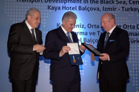 Bakan Yıldırım’dan Karadeniz ülkelerine otoyol çağrısı