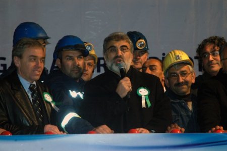 Bakan Yıldız, yılın son günü maden işçilerini ziyaret etti