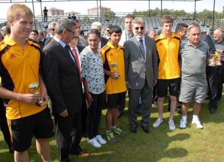 Bakan Yıldız: Gençlerimizi kahve köşelerinde bırakmıyor, onlara sahip çıkıyoruz