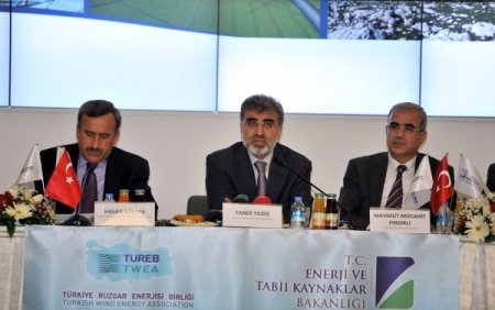 Bakan Yıldız: Tübitak’la Rüzgar Enerjisi Tribünü Üreteceğiz