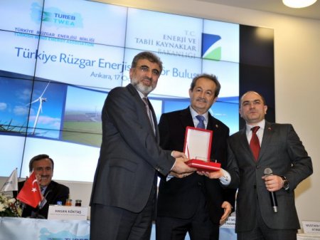 Bakan Yıldız: Tübitak’la Rüzgar Enerjisi Tribünü Üreteceğiz