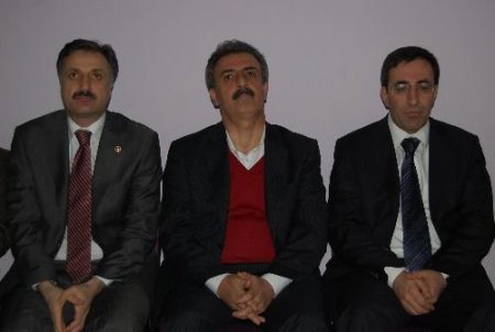 Bakan Yılmaz, Ataoğlu'na Taziye Ziyaretinde Bulundu