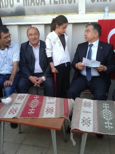 Bakan Yılmaz, Gemerek'te incelemelerde bulundu