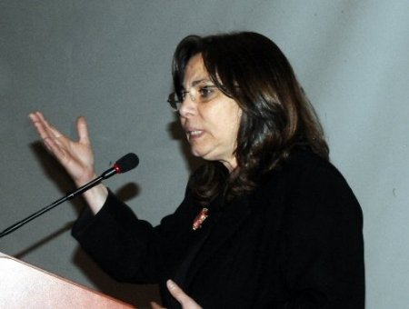 Bakan Yılmaz: Çözüm istemeyenler kaptana kızıp gemiyi batırmaya çalışıyor