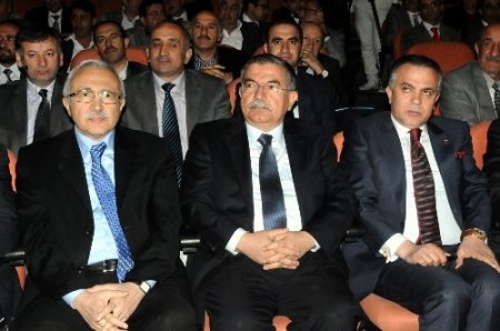 Bakan Yılmaz: Çözüm istemeyenler kaptana kızıp gemiyi batırmaya çalışıyor