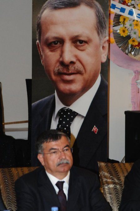 Bakan Yılmaz: İnsanların En Hayırlısı, İnsanlara Hizmet Edendir