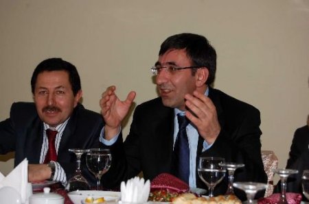 Bakan Yılmaz: Onlara 'taş Atan Çocuklar' Değil 'istismar Edilen Çocuklar' Denilmeli