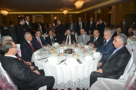 Bakan Yılmaz şahitlik yaptı, Aldırmaz nikah kıydı