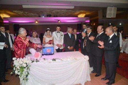 Bakan Yılmaz şahitlik yaptı, Aldırmaz nikah kıydı