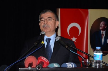 Bakan Yılmaz: Savaş uçağı dışında savunma sanayi için bütün ürünleri üretiyoruz