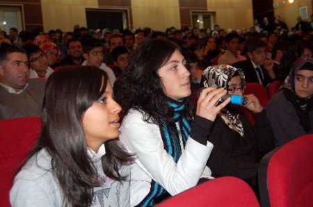 Bakan Yılmaz: Şiddet Kullananlar Fikirlerine Güvenmeyenlerdir
