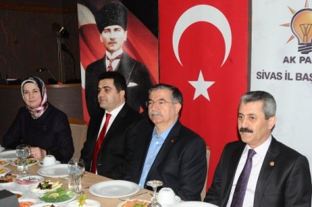 Bakan Yılmaz: Türkiye’de yaşayanların ayrısını gayrısını görmemiz lazım