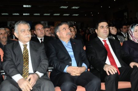 Bakan Yılmaz: Türkiye’de yaşayanların ayrısını gayrısını görmemiz lazım