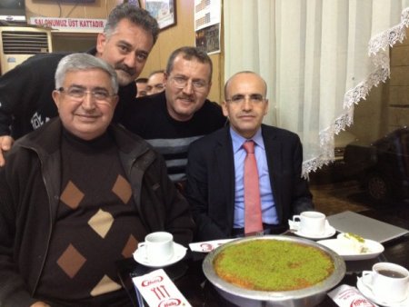 Bakanla oturduğuna eşini inandıramadı; ''Gerçekten Maliye Bakanı mısınız?