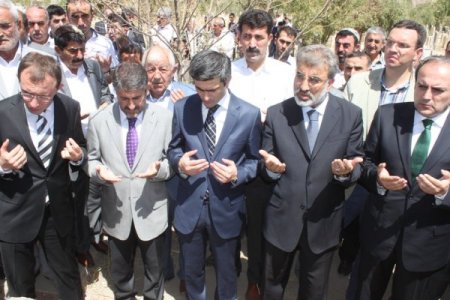 Bakanlar, Cizre’de Taziye Ziyaretinde Bulundu