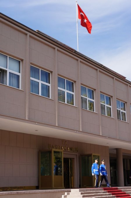 Bakanlar Kurulu, ana dilde savunmayı görüşecek