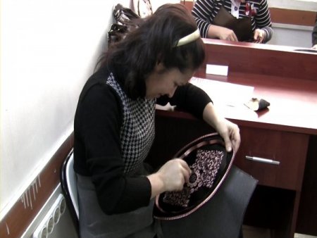 Bakır El Sanatları Kursuna Bayanlar İlgi Gösteriyor