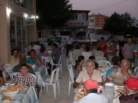 Bakırçay Sanayici Ve İşadamları Derneği Üç İftar Çadırı Kurdu
