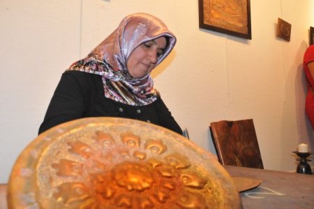 Bakırcı kadınlar işledikleri motifleri sergiledi