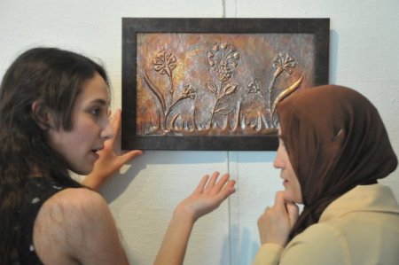 Bakırcı kadınlar işledikleri motifleri sergiledi