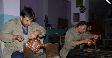 Bakırcılığı Yaşatmak İçin Okulunu Açtı