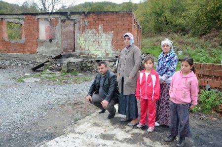Bakırköy'den gelip kardeşinin evini ateşe verdi