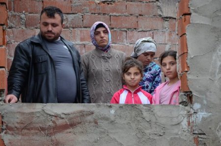 Bakırköy'den gelip kardeşinin evini ateşe verdi