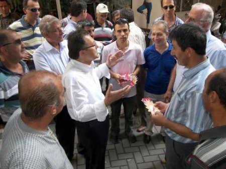 Balıkesir Ak Parti Milletvekilleri 43 Derece Sıcaklıkta 'evet' İçin Dolaşıyor