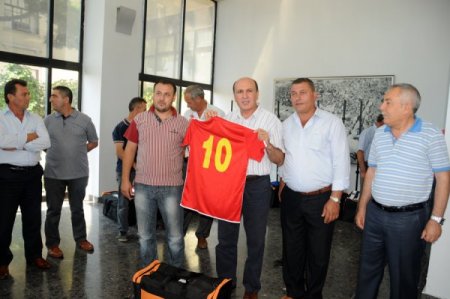 Balıkesir Belediyesi amatör spor kulüplerine malzeme yardımı yaptı