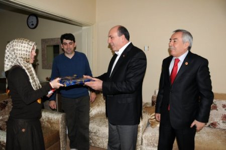 Balıkesir Belediyesi Doğan Her Bebeğe Hemşehrilik Beratı Veriyor