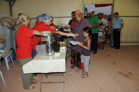 Balıkesir Belediyesi Her Gün 3 Bin Kişiye İftar Yaptıracak