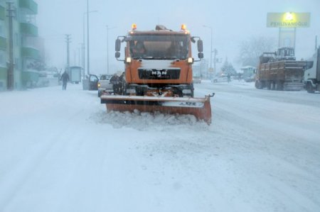 Balıkesir Belediyesi Yolları Açmak İçin 150 Ton Tuz Kullandı