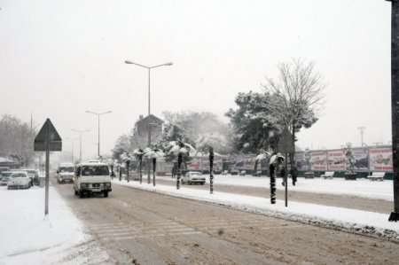 Balıkesir Belediyesi Yolları Açmak İçin 150 Ton Tuz Kullandı