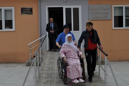 Balıkesir Devlet Hastanesi'nden Kanser Hastaları İçin Örnek Uygulama
